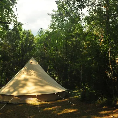 Respira Glamping Alta Garrotxa * Montagut