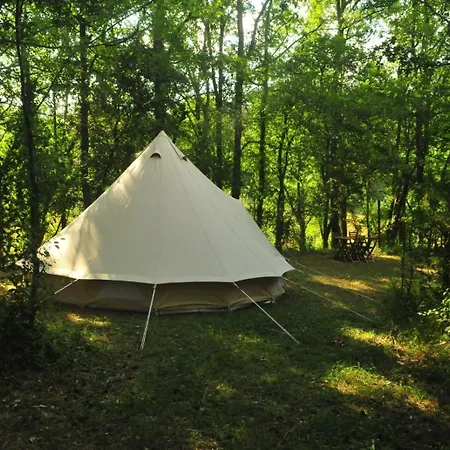 Respira Glamping Alta Garrotxa Luxury tent Montagut